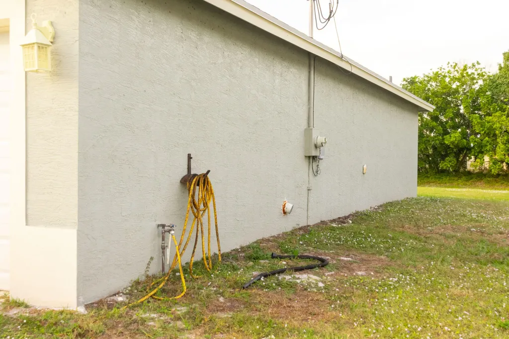 2325 SE Calcutta Circle Port St Lucie FL 34952