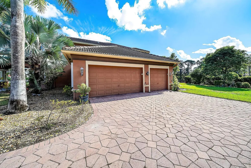 17560 69th Street N The Acreage FL 33470