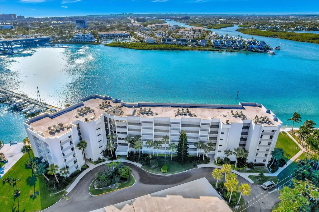1542 Jupiter Cove Drive Jupiter FL 33469