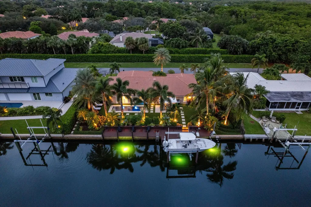 8884 SE Pelican Island Way Hobe Sound FL 33455