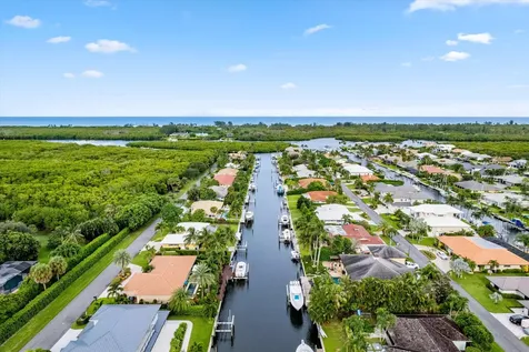 8884 SE Pelican Island Way Hobe Sound FL 33455