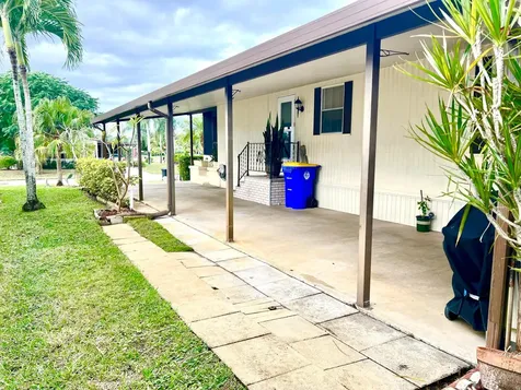 8011 SE Homestead Avenue Hobe Sound FL 33455