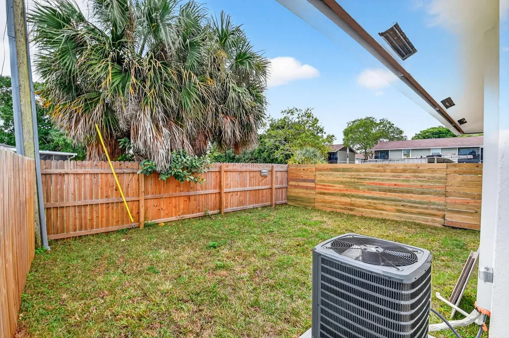 2932 Saginaw Avenue West Palm Beach FL 33409