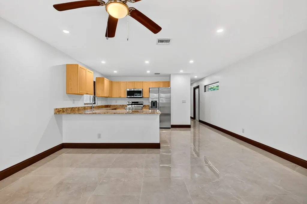 2932 Saginaw Avenue West Palm Beach FL 33409