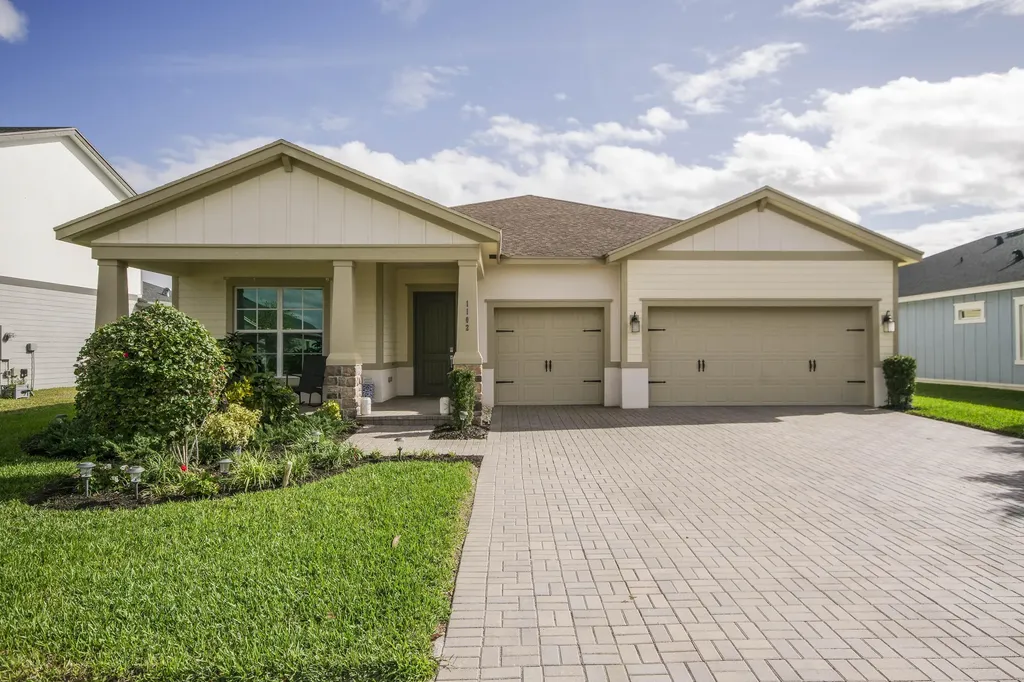 1102 Haywagon Trail Loxahatchee FL 33470