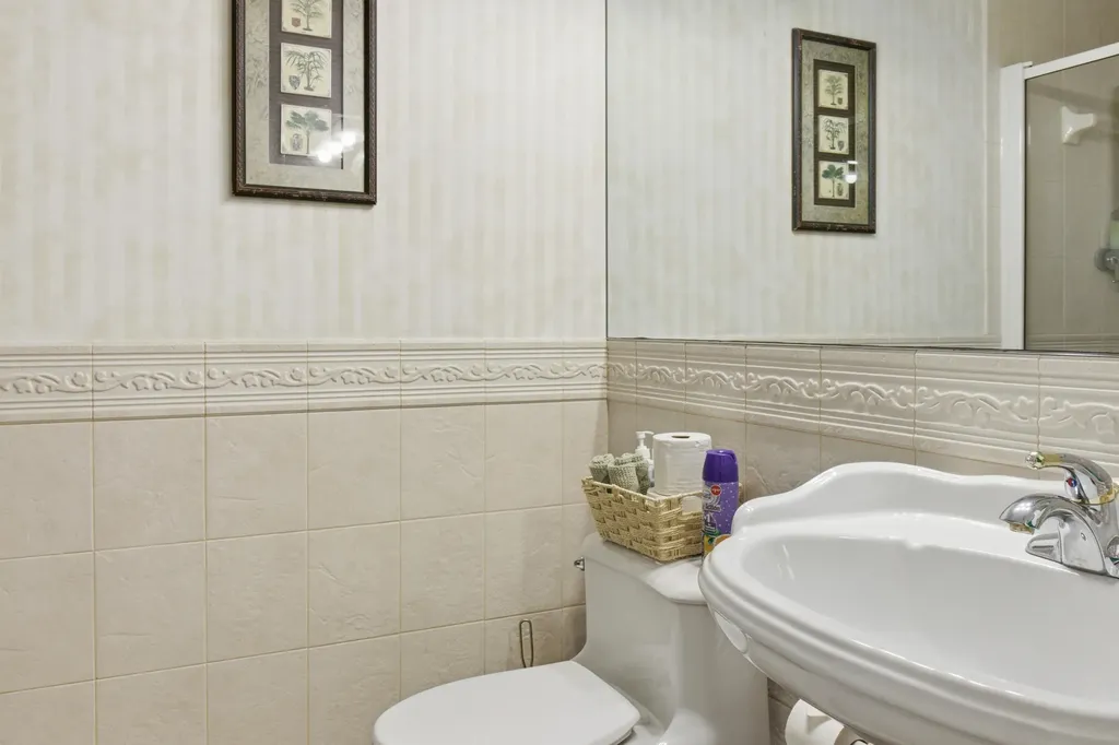 1905 Meadow Court Palm Springs FL 33406