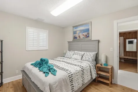 1905 Meadow Court Palm Springs FL 33406