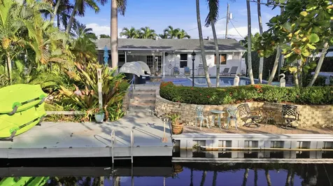 1905 Meadow Court Palm Springs FL 33406