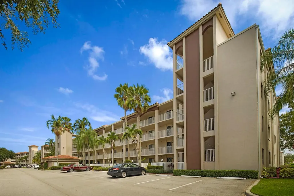 6037 Pointe Regal Circle Delray Beach FL 33484