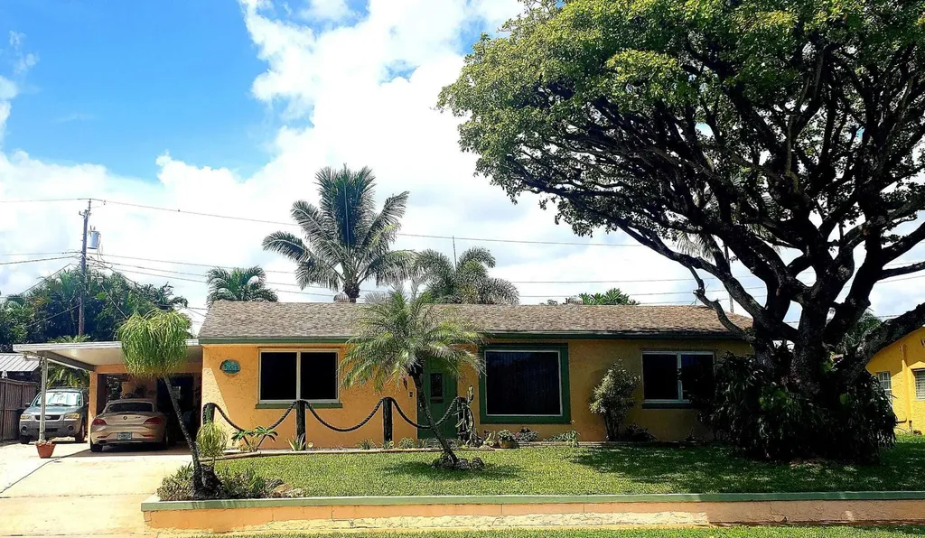 1613 Nanette Court Lake Worth FL 33461