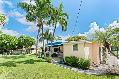 1613 Nanette Court Lake Worth FL 33461