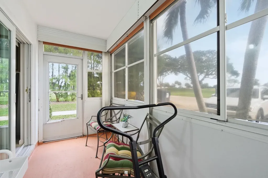 433 Flanders J Delray Beach FL 33484