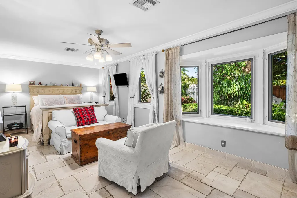 802 NE 2nd Street Delray Beach FL 33483