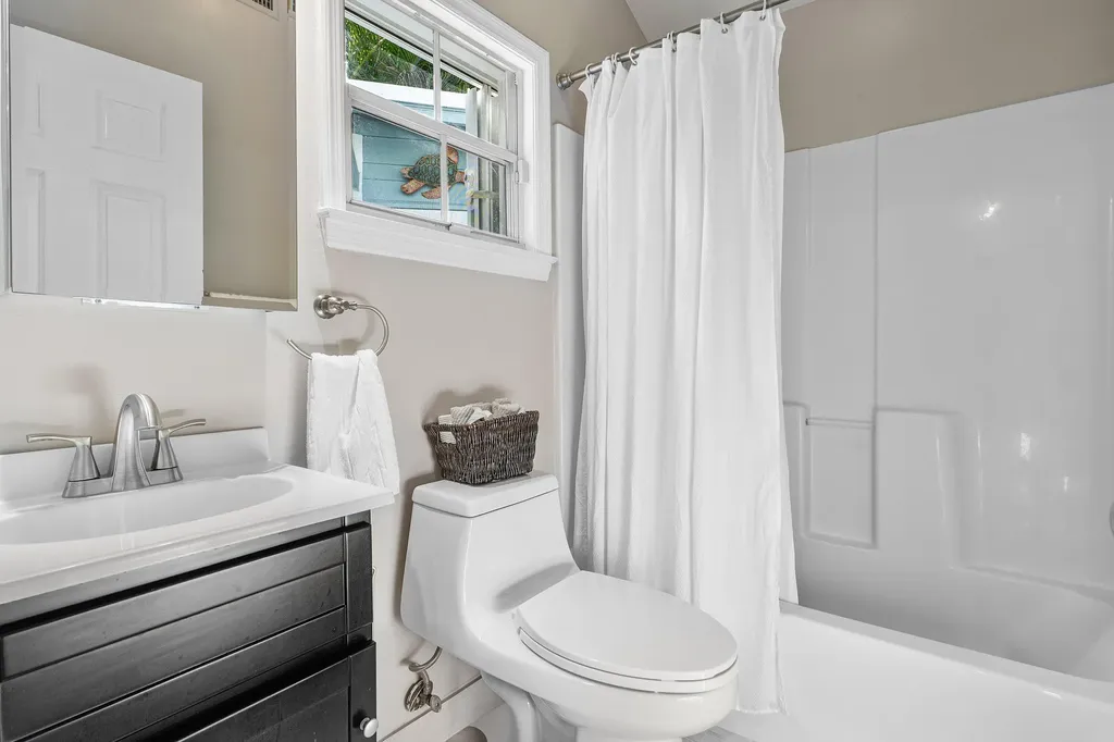 802 NE 2nd Street Delray Beach FL 33483