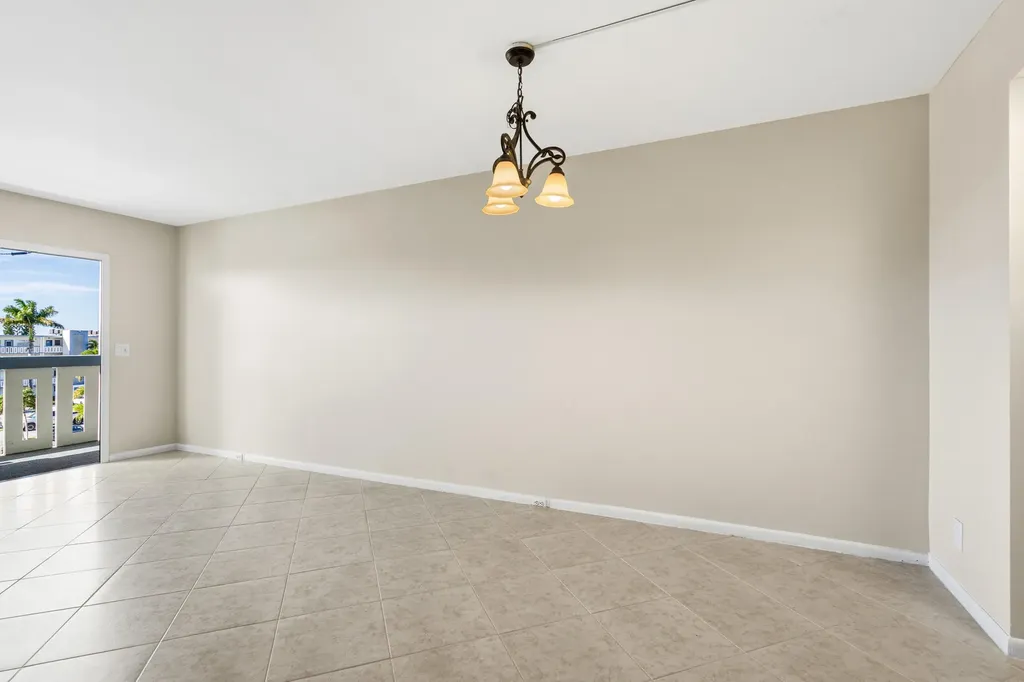 4067 Yarmouth D Boca Raton FL 33434