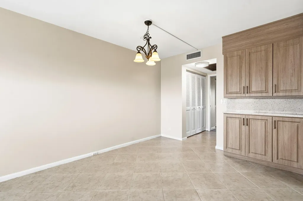 4067 Yarmouth D Boca Raton FL 33434