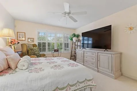 9054 SE Hawks Nest Court Hobe Sound FL 33455