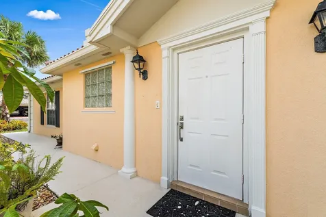 9054 SE Hawks Nest Court Hobe Sound FL 33455