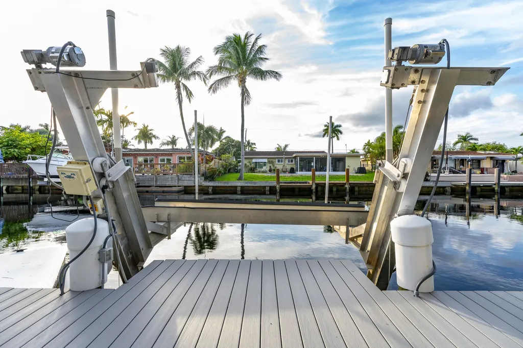 851 SE 5th Avenue Pompano Beach FL 33060