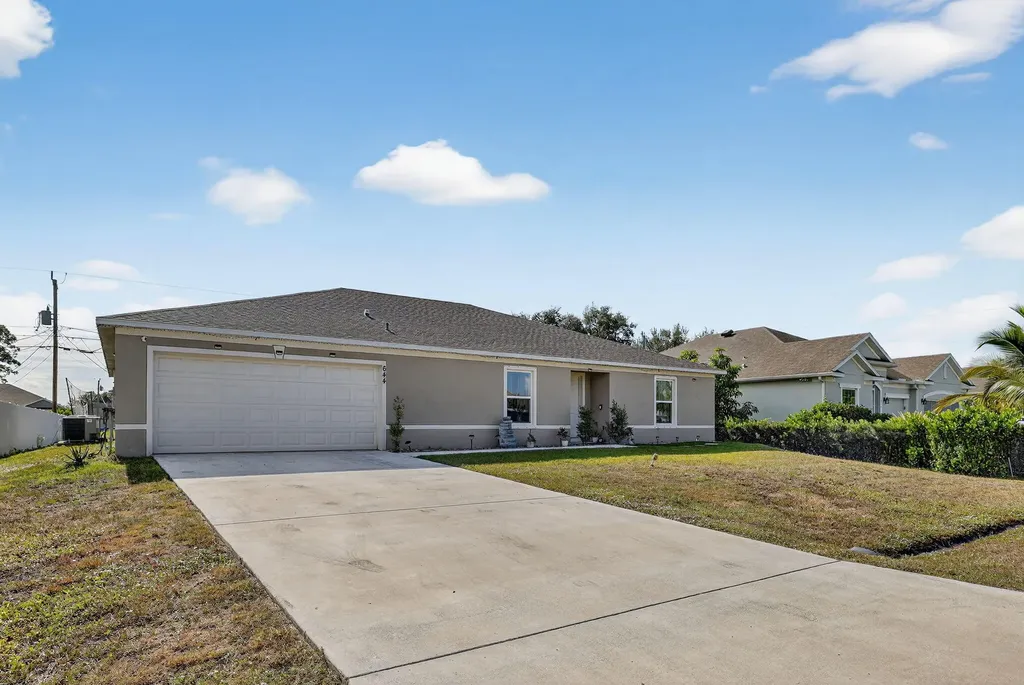 644 SW Hoffenberg Avenue Port St Lucie FL 34953