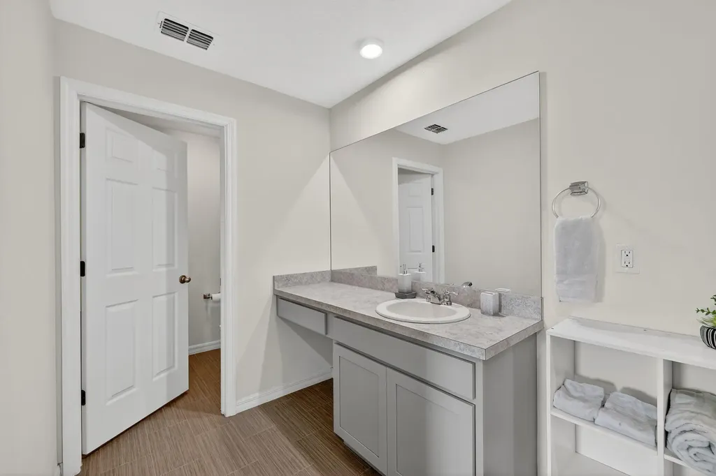 644 SW Hoffenberg Avenue Port St Lucie FL 34953