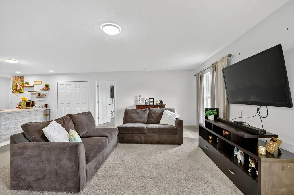 644 SW Hoffenberg Avenue Port St Lucie FL 34953