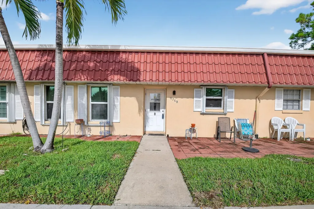 676 Laconia Circle Lake Worth FL 33467