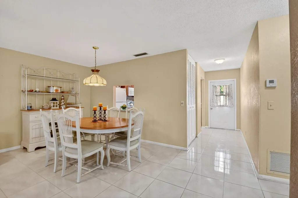 676 Laconia Circle Lake Worth FL 33467