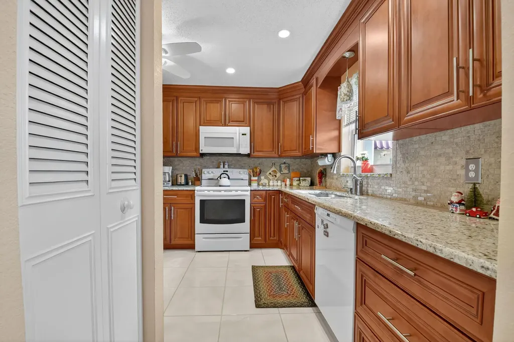 676 Laconia Circle Lake Worth FL 33467