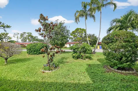 676 Laconia Circle Lake Worth FL 33467