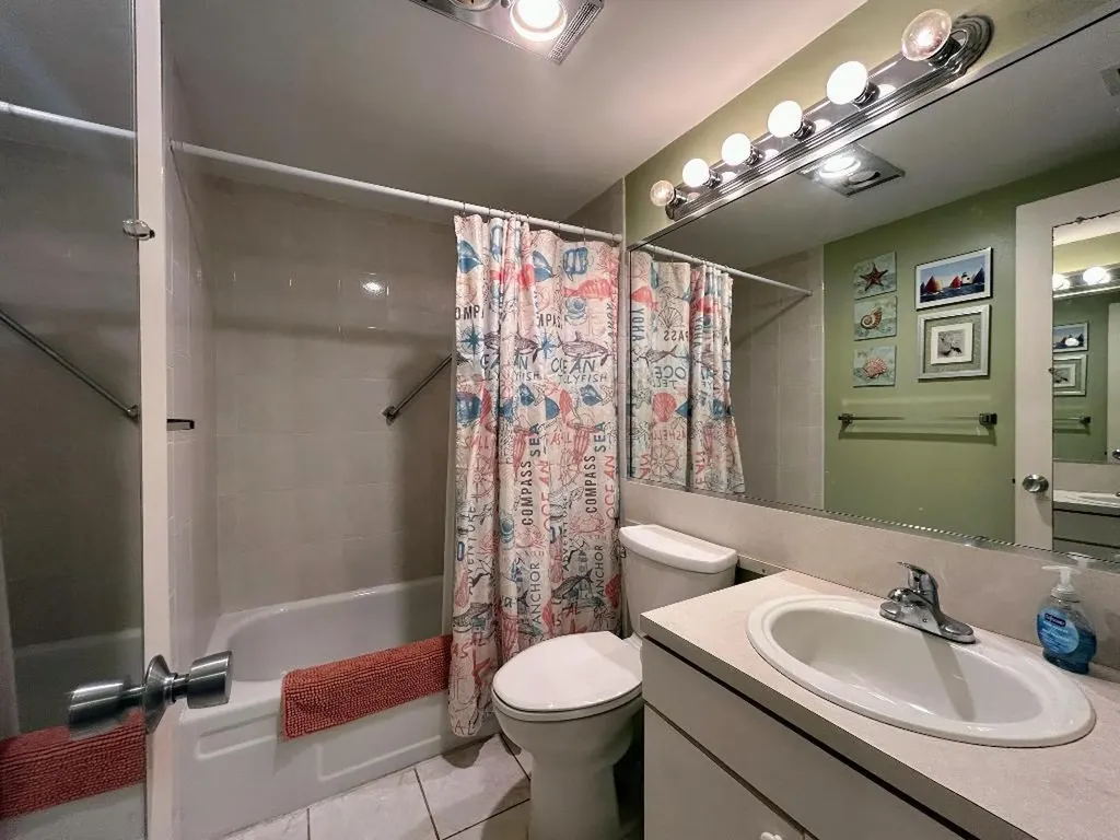 450 Horizons E Boynton Beach FL 33435