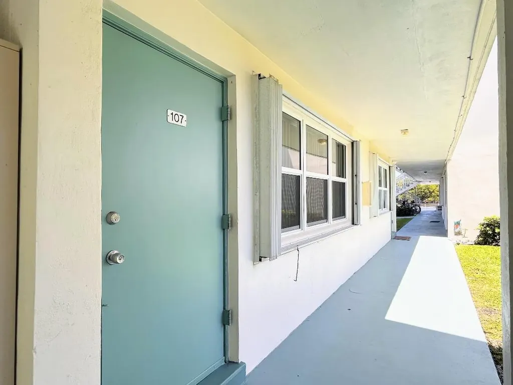 450 Horizons E Boynton Beach FL 33435