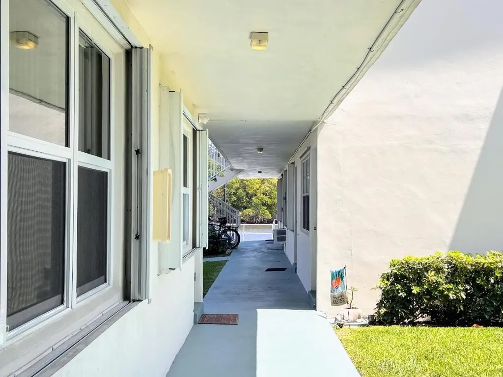 450 Horizons E Boynton Beach FL 33435