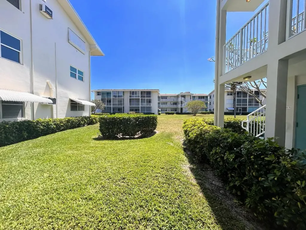 450 Horizons E Boynton Beach FL 33435