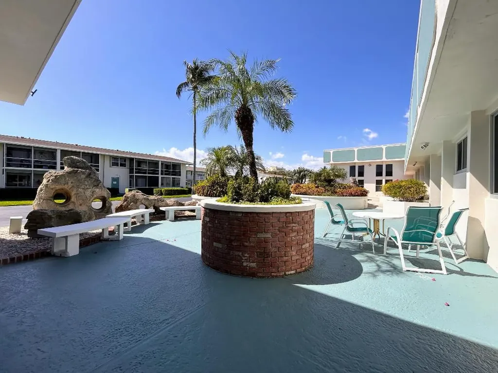 450 Horizons E Boynton Beach FL 33435