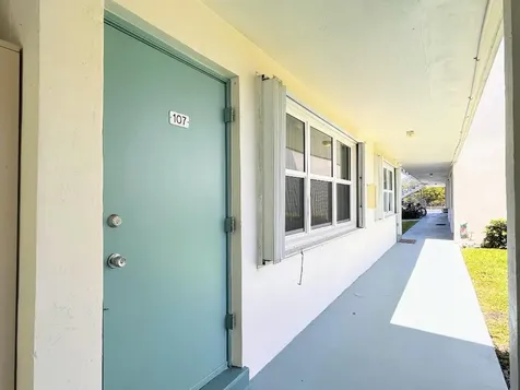 450 Horizons E Boynton Beach FL 33435