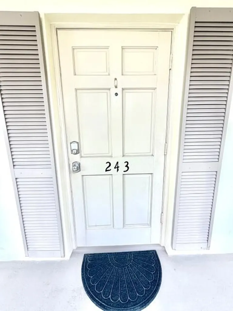 5510 Tamberlane Circle Palm Beach Gardens FL 33418