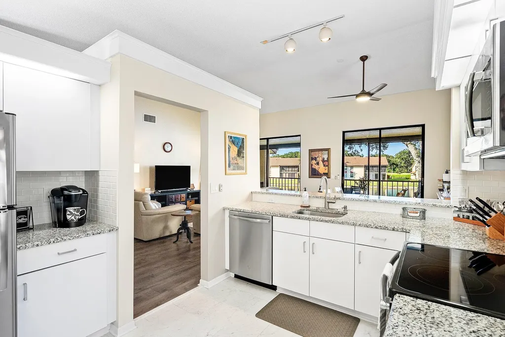 10423 S Circle Lake Drive Boynton Beach FL 33437