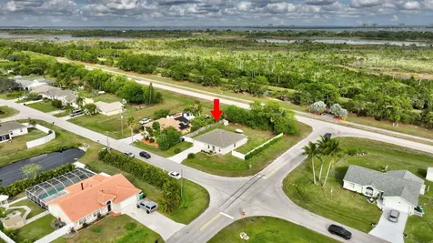 3002 SE East Blackwell Drive Port St Lucie FL 34952
