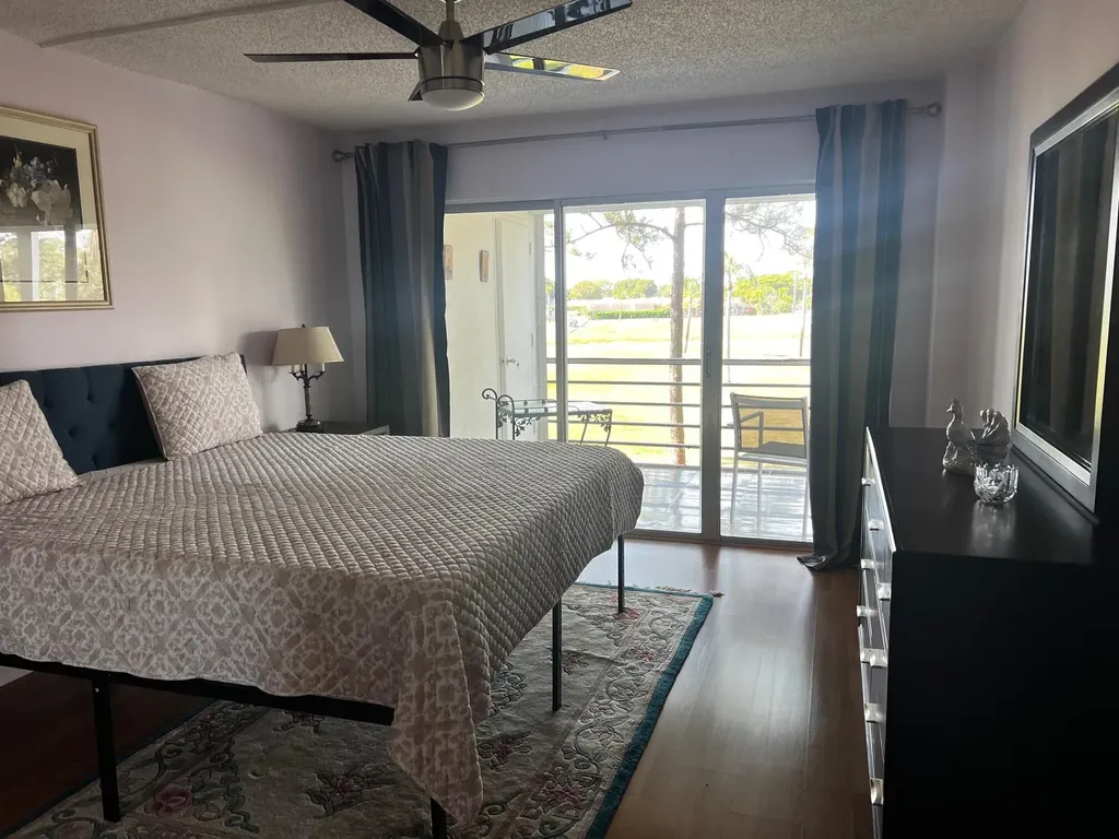 3755 Via Poinciana Lake Worth FL 33467