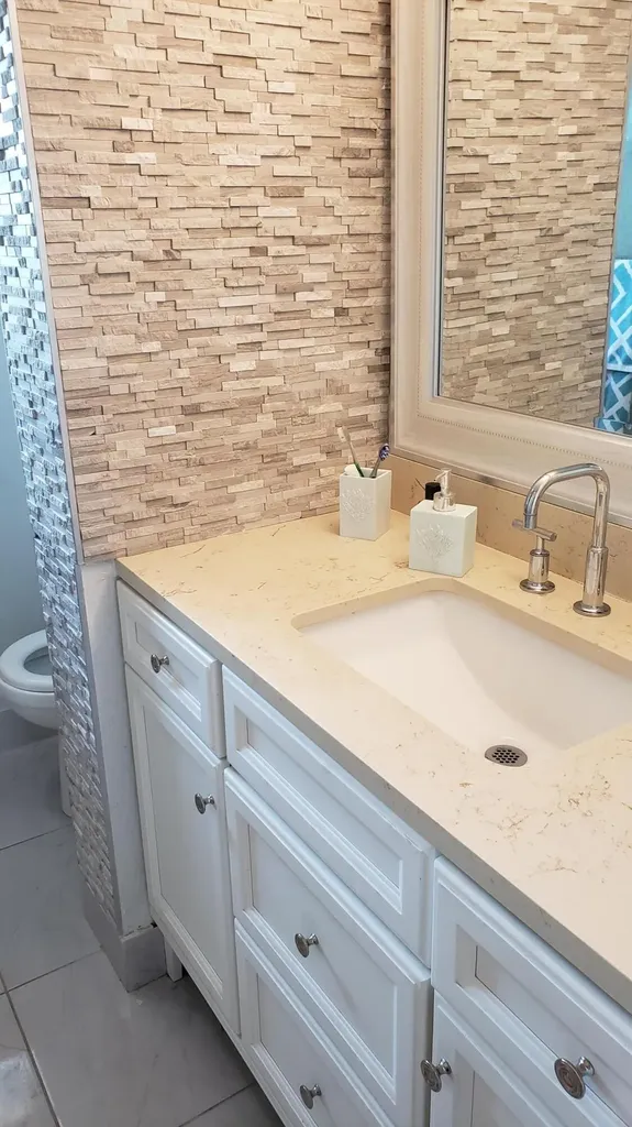 3755 Via Poinciana Lake Worth FL 33467