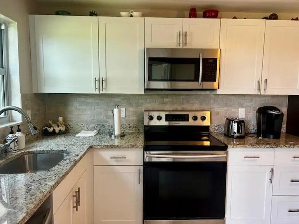 3755 Via Poinciana Lake Worth FL 33467