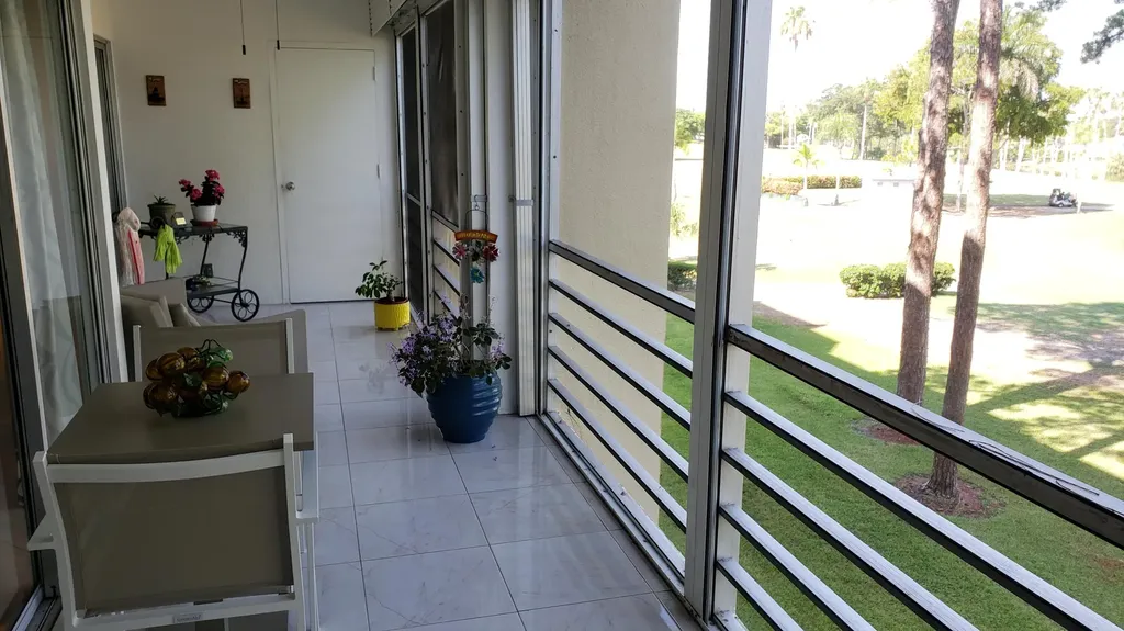 3755 Via Poinciana Lake Worth FL 33467