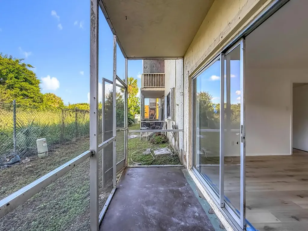 961 NW 45th Street Deerfield Beach FL 33064