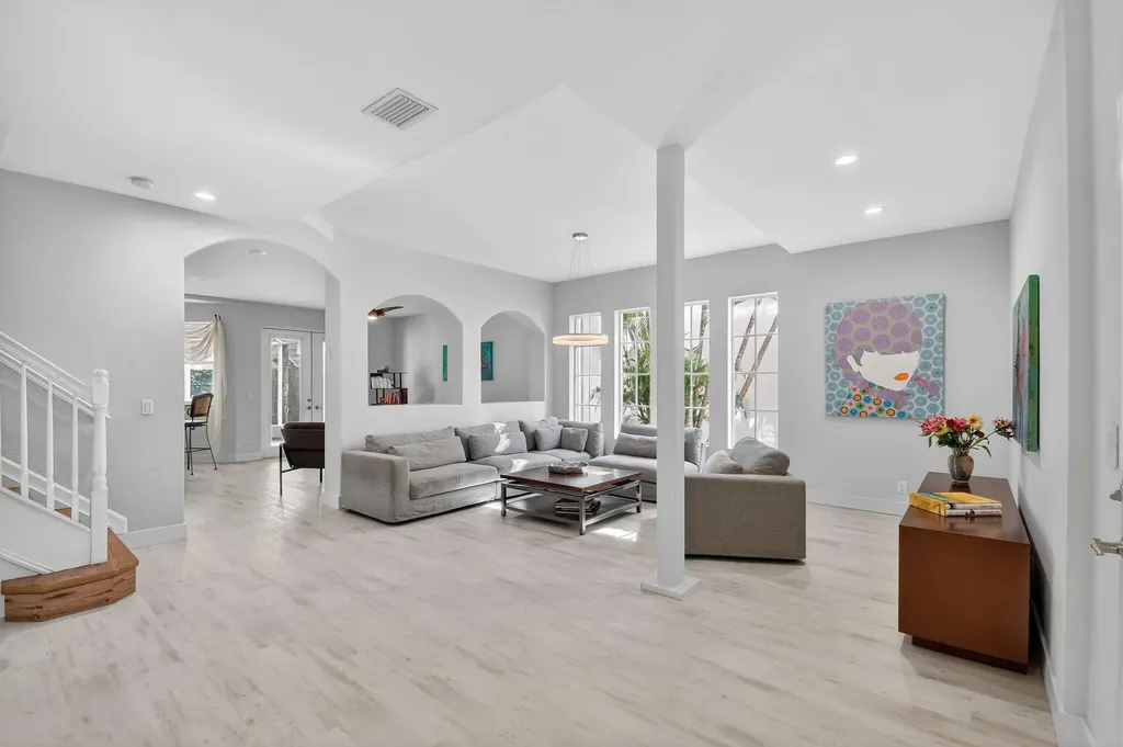 1605 E Classical Boulevard Delray Beach FL 33445
