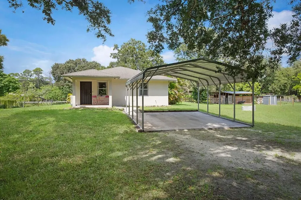 359 W D Road Loxahatchee Groves FL 33470