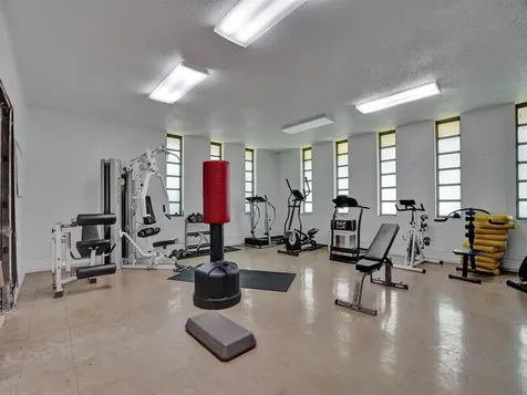 5041 W Oakland Park Boulevard Lauderdale Lakes FL 33313