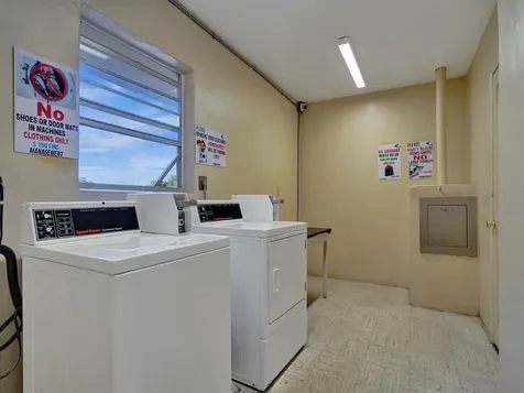 5041 W Oakland Park Boulevard Lauderdale Lakes FL 33313