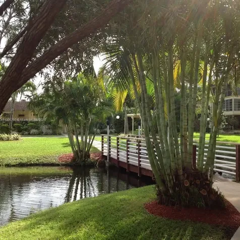 5041 W Oakland Park Boulevard Lauderdale Lakes FL 33313