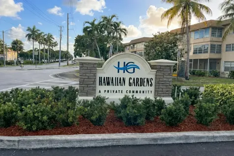 5041 W Oakland Park Boulevard Lauderdale Lakes FL 33313